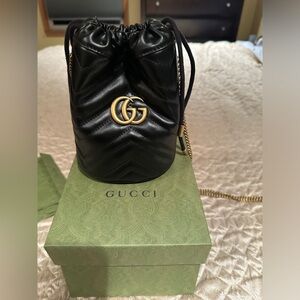 BRAND NEW NEVER USED GUCCI GG MARMONT MINI BUCKET BAG